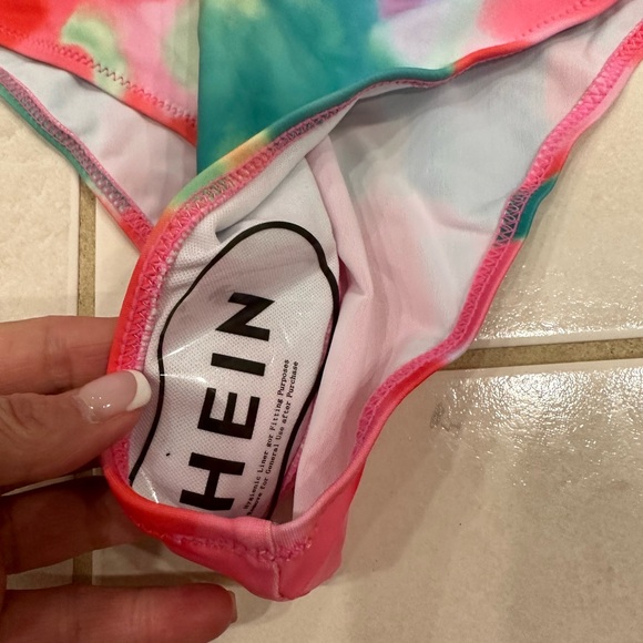 Bikini Set - Picture 4 of 5